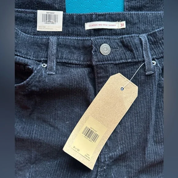 Levi’s Women’s Classic Mid-Rise Skinny Corduroy Jeans - Picture 4 of 5
